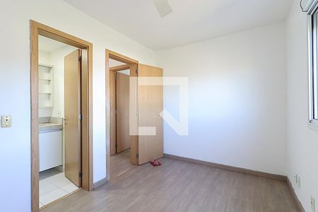 Suíte de apartamento à venda com 3 quartos, 67m² em Jardim Carvalho, Porto Alegre