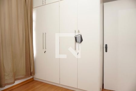 Quarto 2 de apartamento para alugar com 3 quartos, 93m² em Lourdes, Belo Horizonte
