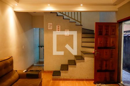 sala de casa à venda com 6 quartos, 190m² em Santa Maria, Osasco