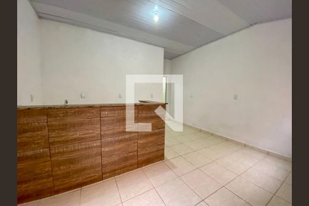 Sala Cozinha de casa para alugar com 1 quarto, 55m² em Recreio São Jorge, Guarulhos