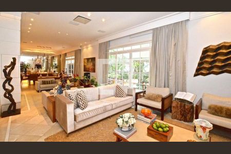 Casa à venda com 8 quartos, 584m² em Vila Madalena, São Paulo