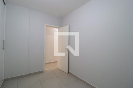 Quarto 1 de apartamento para alugar com 4 quartos, 106m² em Saraiva, Uberlândia