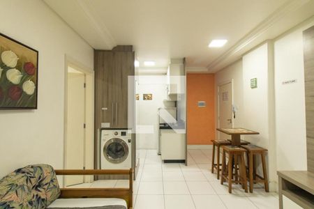 Sala/Cozinha de apartamento à venda com 1 quarto, 33m² em Centro, Curitiba