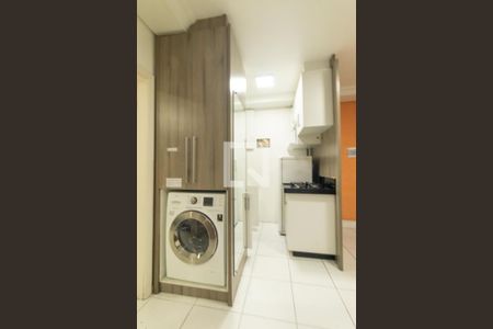 Sala/Cozinha de apartamento à venda com 1 quarto, 33m² em Centro, Curitiba