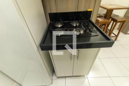 Sala/Cozinha de apartamento à venda com 1 quarto, 33m² em Centro, Curitiba