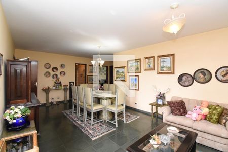 Apartamento à venda com 3 quartos, 146m² em Centro Cívico, Curitiba