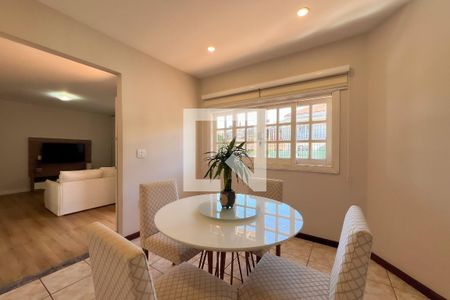 Casa à venda com 3 quartos, 210m² em Jardim das Palmeiras, Valinhos