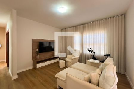 Casa à venda com 3 quartos, 210m² em Jardim das Palmeiras, Valinhos
