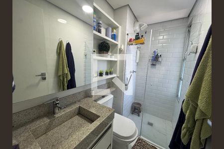 Banheiro de apartamento para alugar com 2 quartos, 67m² em Industrial Autonomistas, Osasco