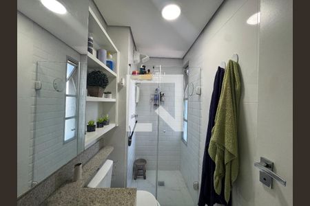 Banheiro de apartamento para alugar com 2 quartos, 67m² em Industrial Autonomistas, Osasco