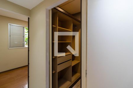 Quarto 1 de apartamento para alugar com 2 quartos, 56m² em Jardim Cocaia, Guarulhos
