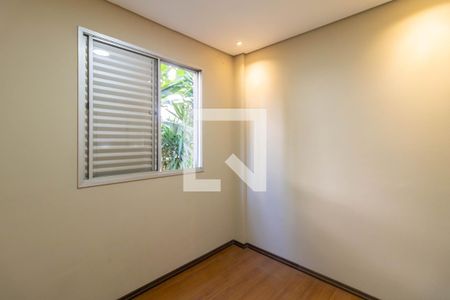 Quarto 1 de apartamento para alugar com 2 quartos, 56m² em Jardim Cocaia, Guarulhos