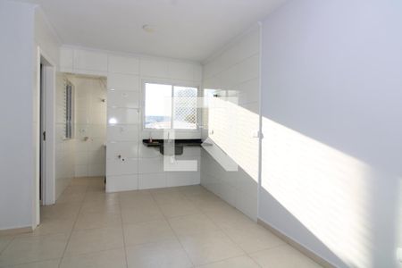 Sala / Cozinha de apartamento para alugar com 2 quartos, 36m² em Vila Guilhermina, São Paulo