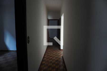 Corredor de casa para alugar com 4 quartos, 110m² em Parque Guarani, São Paulo