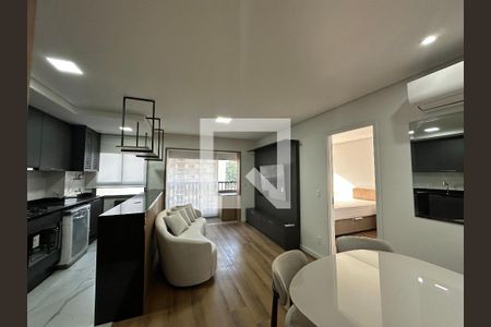 Sala de apartamento para alugar com 1 quarto, 51m² em Alphaville Industrial, Barueri