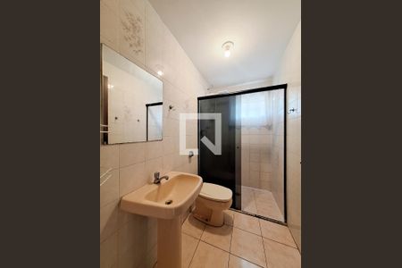 Banheiro de casa para alugar com 1 quarto, 57m² em Jardim Carlu, São Paulo