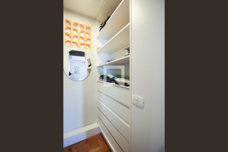 Closet da suíte  de apartamento à venda com 2 quartos, 89m² em Vila Uberabinha, São Paulo