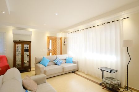 Sala de casa à venda com 3 quartos, 208m² em Vila Carrão, São Paulo