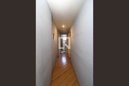 Corredor  de apartamento à venda com 2 quartos, 56m² em Jardim Wanda, Taboão da Serra