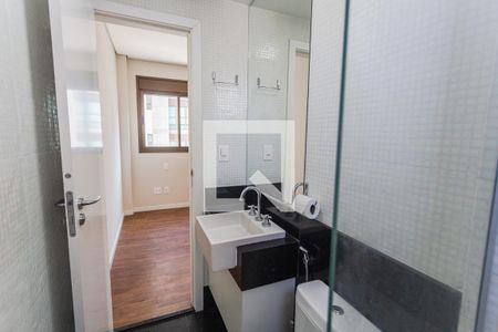 Banheiro da Suíte de apartamento para alugar com 2 quartos, 125m² em Carmo, Belo Horizonte