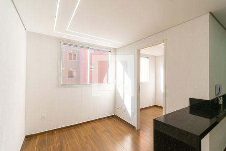 Sala de apartamento para alugar com 2 quartos, 35m² em Jardim Santa Adelia, São Paulo