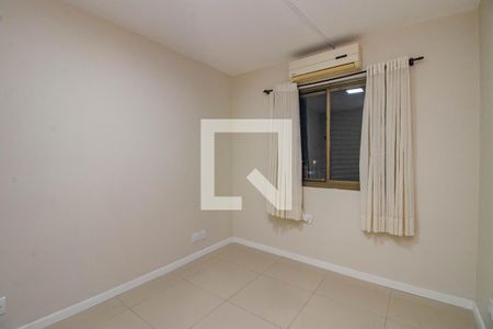 Quarto 2 de apartamento para alugar com 2 quartos, 65m² em Jardim Carvalho, Porto Alegre