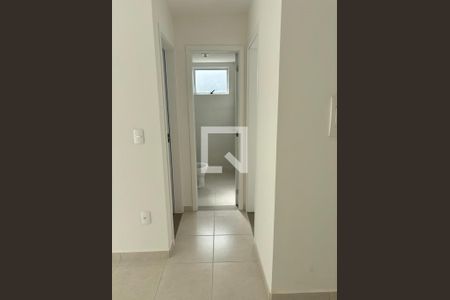 Corredor de apartamento à venda com 1 quarto, 48m² em Santa Cândida, Curitiba