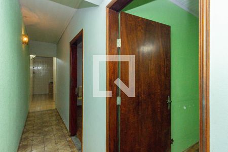 Corredor de casa para alugar com 2 quartos, 136m² em Vila Palmeiras, São Paulo