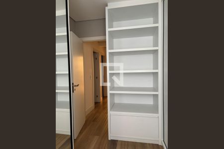Quarto de apartamento para alugar com 3 quartos, 88m² em Vila Itapura, Campinas