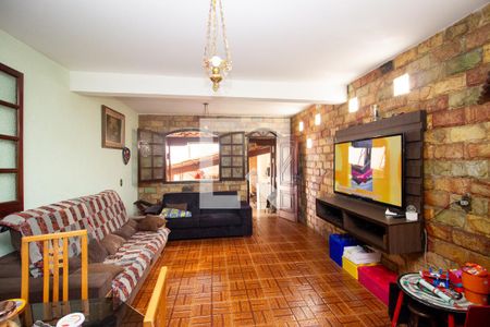 Sala de TV de casa para alugar com 4 quartos, 278m² em Nacional, Contagem