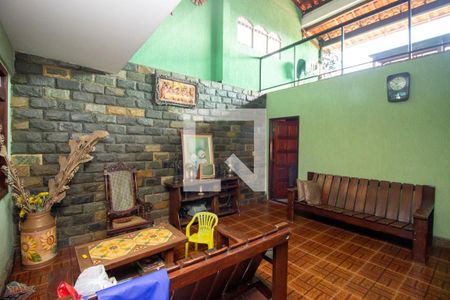 Sala de casa para alugar com 4 quartos, 278m² em Nacional, Contagem