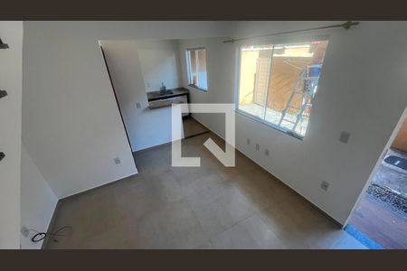Sala/cozinha de casa para alugar com 2 quartos, 60m² em Laranjal, São Gonçalo