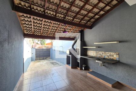 Vista da Sala  de casa para alugar com 4 quartos, 150m² em Parque Santa Bárbara, Campinas