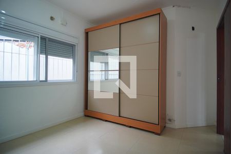 Quarto 1 de casa para alugar com 3 quartos, 96m² em Sarandi, Porto Alegre