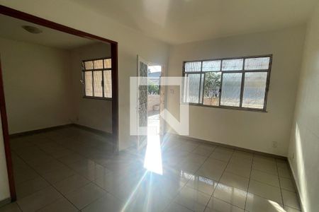 Sala de casa para alugar com 2 quartos, 200m² em Jardim Leal, Duque de Caxias