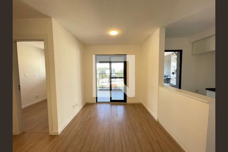 Sala de apartamento para alugar com 2 quartos, 58m² em Caxingui, São Paulo
