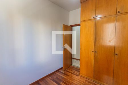 Quarto 2 de apartamento para alugar com 2 quartos, 64m² em Funcionários, Belo Horizonte