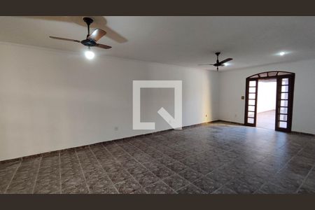 Sala de estar de casa para alugar com 4 quartos, 283m² em Cidade Kemel, Poá