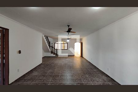 Sala de estar de casa para alugar com 4 quartos, 283m² em Cidade Kemel, Poá
