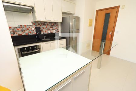 Cozinha de apartamento para alugar com 1 quarto, 46m² em Caminho das Árvores, Salvador