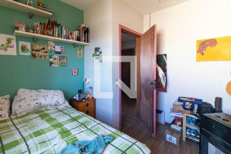 Quarto 2 de casa à venda com 3 quartos, 150m² em Cristal, Porto Alegre