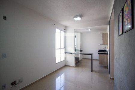 Sala  de apartamento para alugar com 2 quartos, 45m² em Caguaçu, Sorocaba