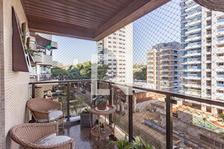Varanda de apartamento para alugar com 4 quartos, 217m² em Jardim da Saúde, São Paulo