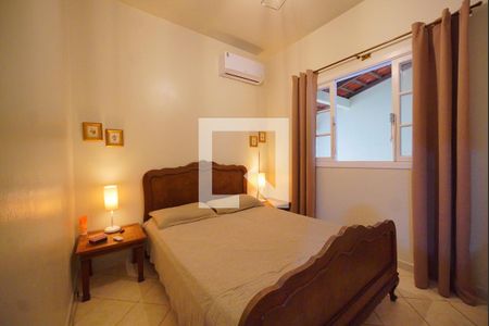 Quarto 1 de casa para alugar com 4 quartos, 130m² em Armação, Florianópolis