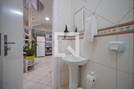 Banheiro Social de casa para alugar com 4 quartos, 130m² em Armação, Florianópolis
