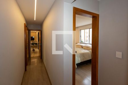 Corredor dos Quartos de apartamento à venda com 3 quartos, 108m² em Santo Antônio, Belo Horizonte
