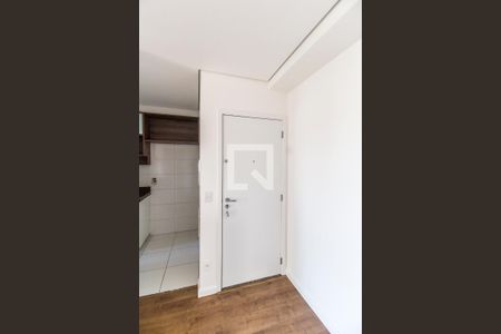 Entrada de apartamento para alugar com 2 quartos, 70m² em Jardim Tupanci, Barueri