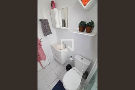Banheiro de apartamento para alugar com 2 quartos, 54m² em Parque Industrial, São José dos Campos