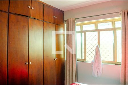 Quarto 2 de casa à venda com 5 quartos, 293m² em Setor Morais, Goiânia