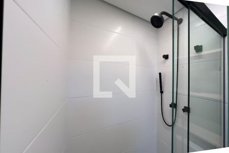 Banheiro de kitnet/studio para alugar com 1 quarto, 25m² em Liberdade, São Paulo